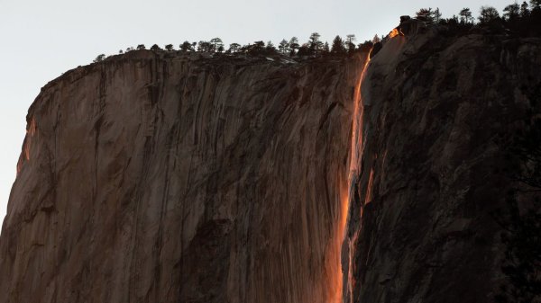 Yosemite’s blazing ‘Firefall’: You’ll need reservations for certain dates in February